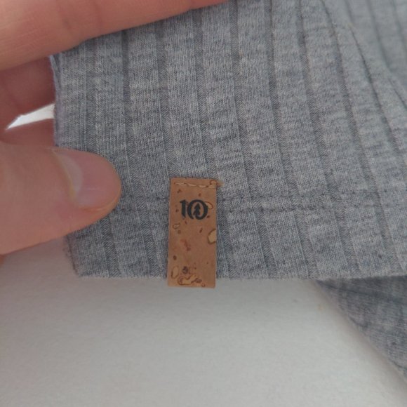 Grey Ribbed Crop Top - Picture 3 of 3